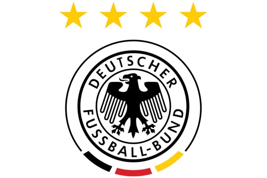 德國國家足球隊隊徽，黑鷹象徵力量，上方四顆星代表1954、1974、1990、2014四次世界盃冠軍