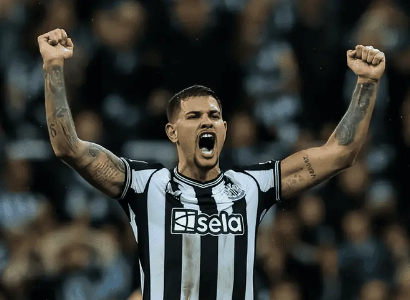 巴西中場球員布魯諾·吉馬良斯於比賽中慶祝畫面