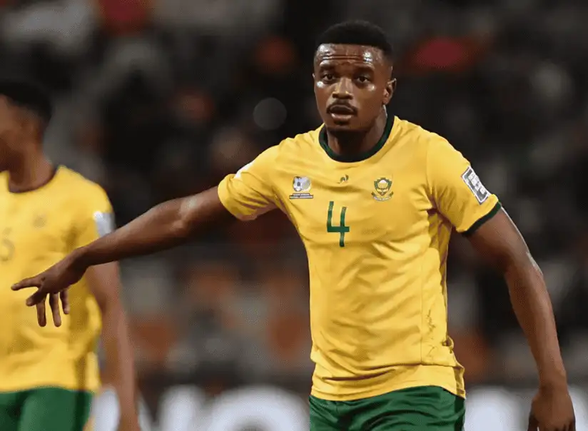 具備遠射能力的南非中場 Teboho Mokoena，在國家隊比賽中組織進攻