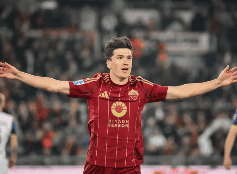 烏茲別克前鋒 Eldor Shomurodov，比賽中慶祝進球畫面，是國家隊歷史最佳射手之一。